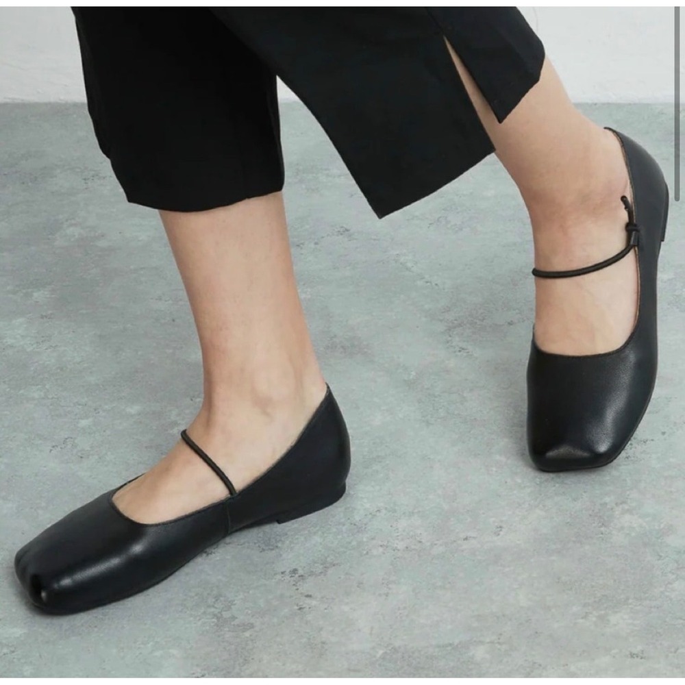 NWOB Empress Mary Jane Pumps Women 40 Black Square Toe Low Block Heel Leather